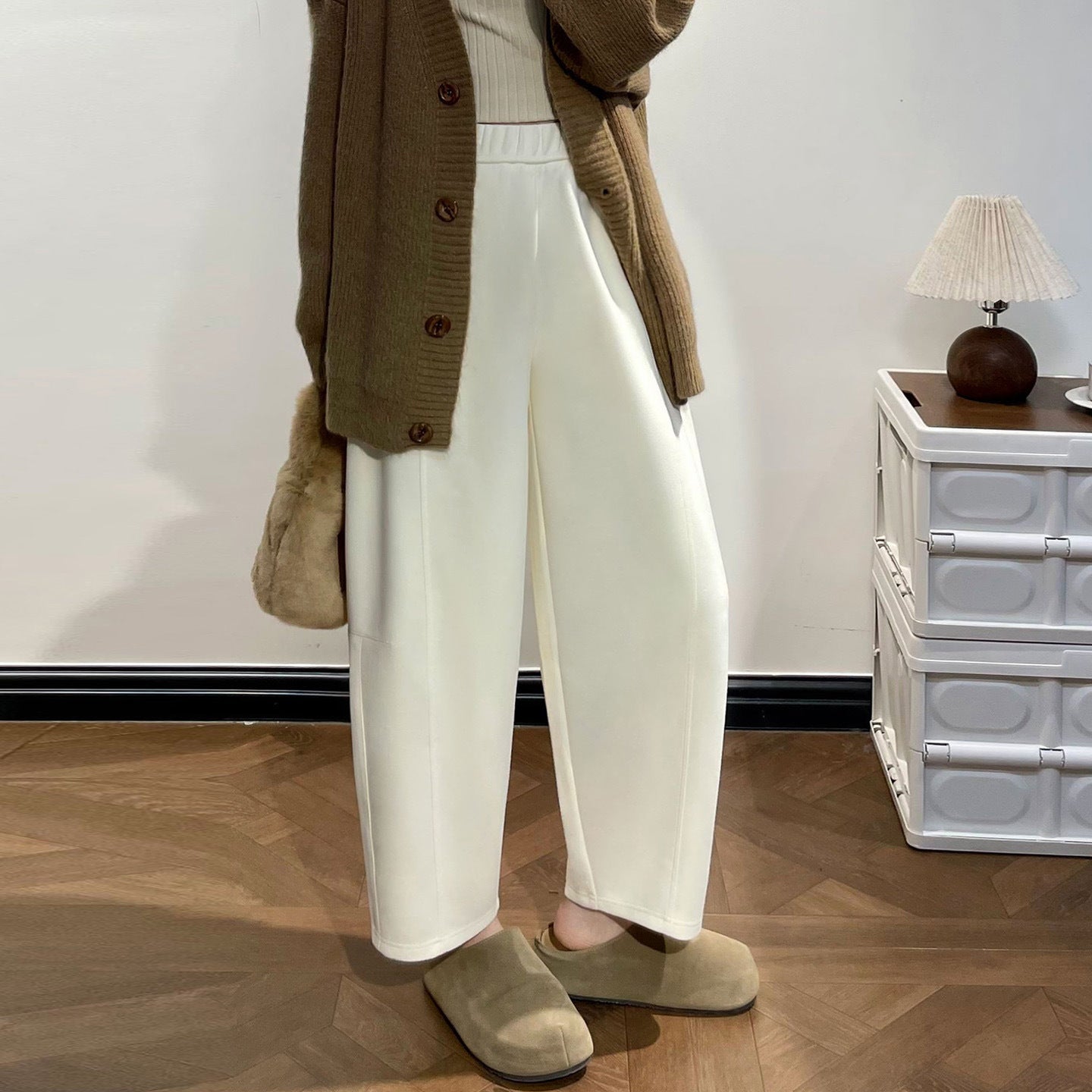 cropped wide-leg fleece-lined pants